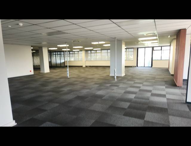 1,679M² OFFICE TO LET IN SOMERSET PARK